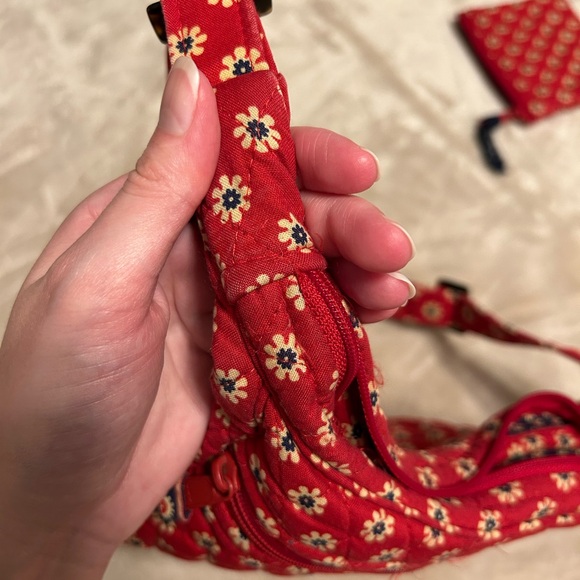 Vera Bradley - Picture 4 of 11